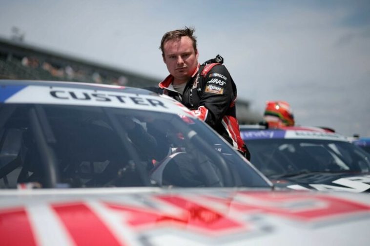 Chandler Smith golpea a Cole Custer en Martinsville Speedway (Video)