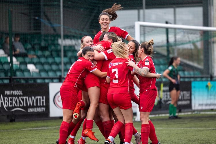 Aberystwyth Town contra Briton Ferry Llansawel, Género Adran Premier