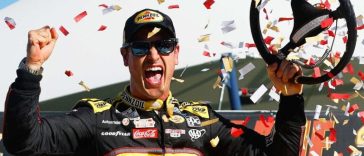 Joey Logano en el carril de la victoria en Las Vegas Motor Speedway - NASCAR Cup Series