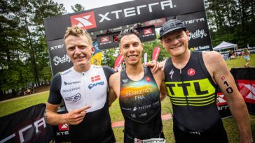 El podio masculino en XTERRA Oak Mountain 2023, encabezado por Arthur Serrieres [Photo credit: XTERRA]