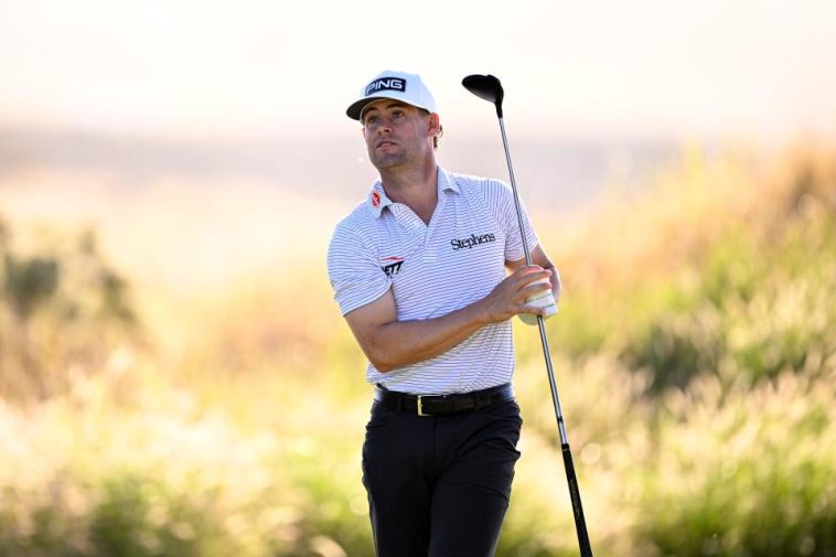 Taylor Moore juega su tiro desde el cuarto tee durante la segunda ronda del Campeonato Mundial de Tecnología 2024 en El Cardonal en Diamante el 8 de noviembre de 2024 en Cabo San Lucas, México. (Foto de Orlando Ramírez/Getty Images)