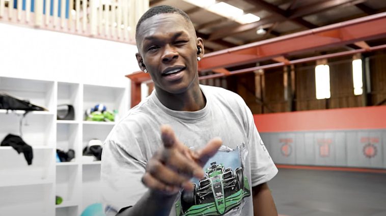 Israel Adesanya regresa al campo de entrenamiento para la próxima pelea | Video