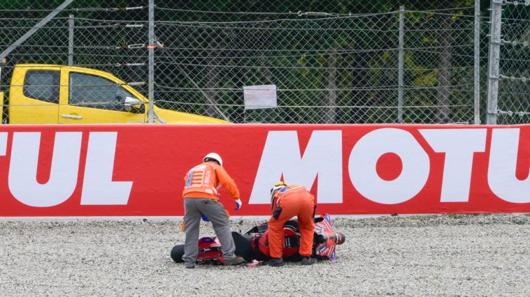 La moto de Pecco Bagnaia se estrelló en la curva 1