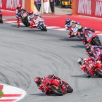 El inicio de la carrera sprint GP Solidario de MotoGP