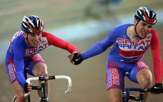 Mark Cavendish y Tom White compiten en la Copa del Mundo de Pista Madison at Sydney en 2005