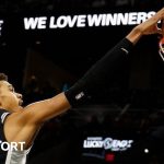 Victor Wembanyama dunks the ball against the Washington Wizards