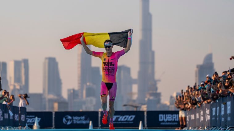 Marten Van Riel línea de meta T100 Dubai 2024 crédito fotográfico PTO / T100