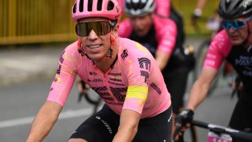 Rigoberto Urán cierra carrera ciclista profesional con acto de despedida en el estadio de Medellín ante 8.000 aficionados