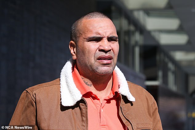 Anthony Mundine (en la foto) ha sido declarado culpable de violar las restricciones de Covid después de una batalla judicial que se prolongó durante tres años.