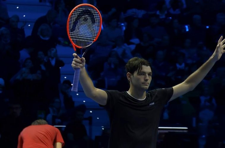 Taylor Fritz comienza con victoria sobre el pálido Daniil Medvedev