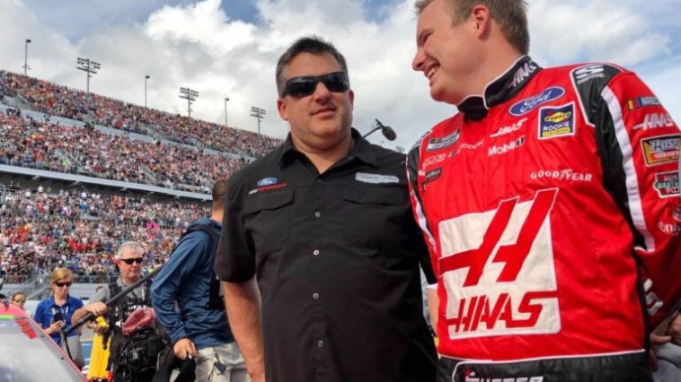 Tony Stewart dice que los acuerdos de fletamento de NASCAR son "una broma"