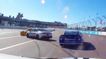 Un auto de seguridad de NASCAR se estrella en Phoenix Raceway (Video)