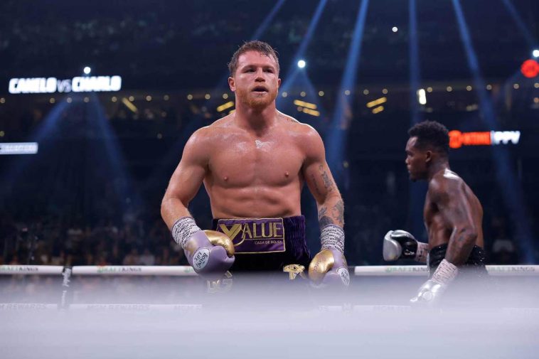 Canelo Álvarez supuestamente se enfrentará a Terence Crawford en 2025