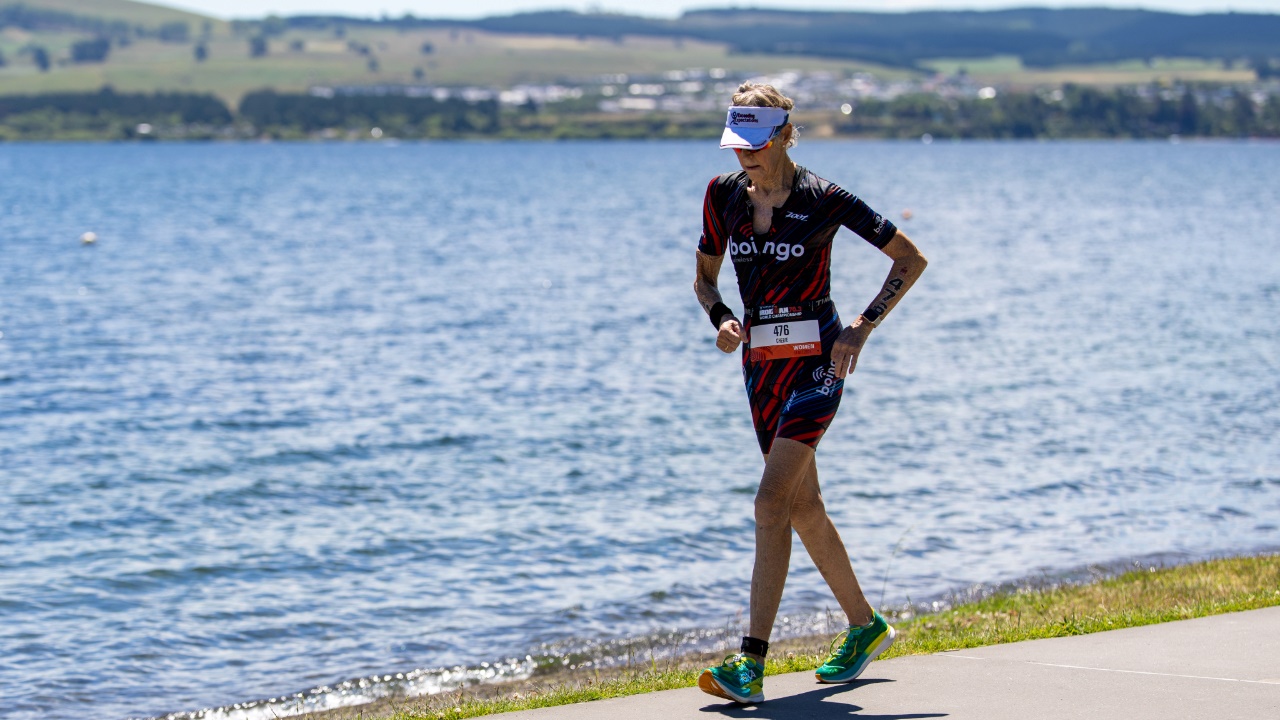 Cheri Gruenfeld IM 70.3 campeona del mundo en el grupo de edad F80-84