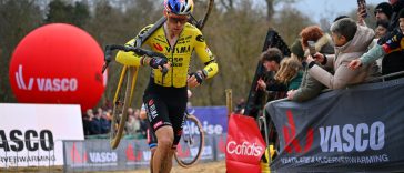 El choque de Wout van Aert con Mathieu van der Poel en Loenhoet sigue siendo posible a pesar de estar enfermo