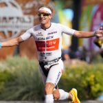 Kristian Blummenfelt celebración en meta Campeonato del Mundo IRONMAN 70.3 2022