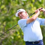 Fred Couples en el cuarto tee durante la primera ronda del Boeing Classic 2024 en The Club at Snoqualmie Ridge en Snoqualmie, Washington.