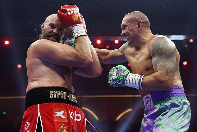 Tyson Fury no pudo vengarse de Oleksandr Usyk cuando se enfrentaron el sábado