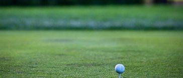 Pelota de golf en el campo. (Julio Aguilar / ARCHIVO Getty Images)