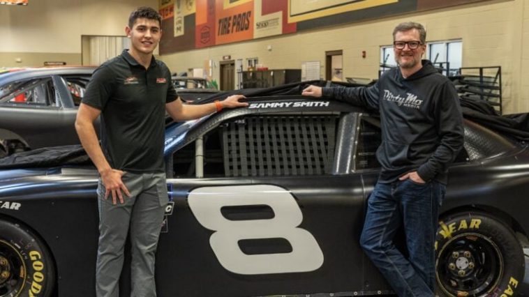 La famosa fuente número 8 regresa a JR Motorsports en 2025