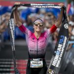 NIZA, FRANCIA - 7 DE SEPTIEMBRE: Daniela Ryf de Suiza reacciona después de ganar el Campeonato Mundial IRONMAN 70.3 de Niza el 7 de septiembre de 2019 en Niza, Francia. (Foto de Jan Hetfleisch/Getty Images para IRONMAN)