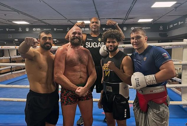 Los fanáticos han despertado preocupación por Tyson Fury después de que publicó una actualización en Instagram.