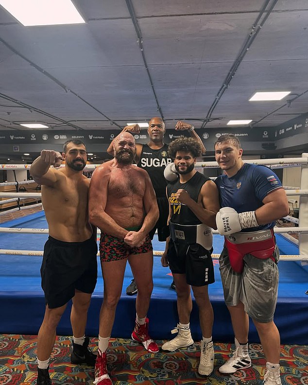 Los fanáticos han despertado preocupación por Tyson Fury después de que publicó una actualización en Instagram.