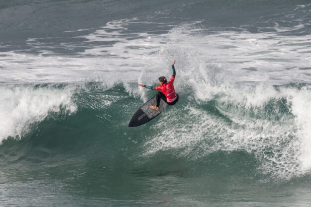 NUEVOS CAMPEONES DE ESPAÑA SUB 18 y 21 DE SURF - SURFER RULE • Más...