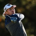 Corey Shaun de Encinitas, California, observa su golpe de salida en el octavo hoyo del campo TPC Sawgrass Dye's Valley el 12 de diciembre en la primera ronda del PGA Tour Q-School, presentado por Korn Ferry.