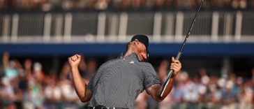 Bryson DeChambeau celebra hacer un par en el green 18 para ganar durante la ronda final del 124º Abierto de Estados Unidos en Pinehurst Resort el 16 de junio de 2024 en Pinehurst, Carolina del Norte.