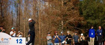 Woods está compitiendo en su primer torneo desde que se sometió a una cirugía de espalda en septiembre. -Mike Ehrmann/Getty Images