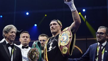 Oleksandr Usyk retuvo sus títulos de peso pesado tras vencer a Tyson Fury el sábado por la noche.