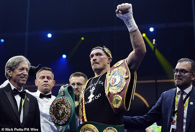 Oleksandr Usyk retuvo sus títulos de peso pesado tras vencer a Tyson Fury el sábado por la noche.