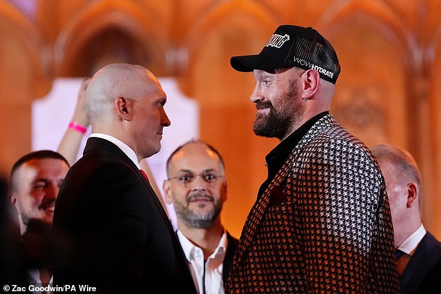 Tyson Fury se enfrentará a Oleksandr Usyk en una revancha de peso pesado a finales de este mes.