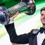 Verstappen predice una "batalla adecuada" en 2025 mientras reflexiona sobre el año de "altibajos" en la ceremonia de premios de la FIA