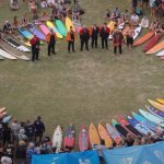 XXL WAIMEA BAY CON CEREMONIA DE JOHN JOHN FLORENCIA / EDDIE AIKAU