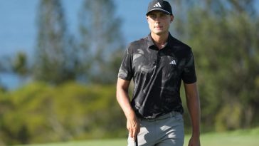 Ludvig Aberg de Suecia camina en el hoyo 13 durante la segunda ronda de The Sentry 2025 en Plantation Course en Kapalua Golf Club el 3 de enero de 2025 en Kapalua, Hawaii.