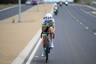 ALDINGA AUSTRALIA 17 DE ENERO Alyssa Polites de Australia y el equipo ciclista australiano ARA compiten en la escapada durante el noveno Santos Women Tour Down Under 2025 Etapa 1, una etapa de 101 9 km desde Brighton hasta Snapper PointAldinga UCIWWT el 17 de enero de 2025 en Aldinga Australia Foto de Dario BelingheriGetty Images