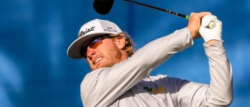 Charley Hoffman aterriza en diez durante la segunda ronda de The American Express en el Nicklaus Tournament Course en PGA West en La Quinta, California, el viernes 17 de enero de 2025.