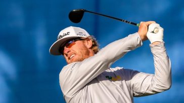 Charley Hoffman aterriza en diez durante la segunda ronda de The American Express en el Nicklaus Tournament Course en PGA West en La Quinta, California, el viernes 17 de enero de 2025.