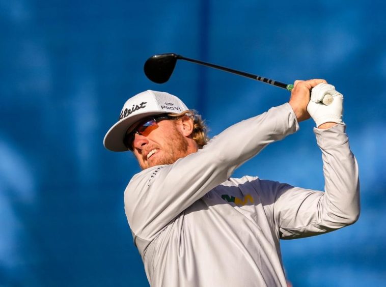 Charley Hoffman aterriza en diez durante la segunda ronda de The American Express en el Nicklaus Tournament Course en PGA West en La Quinta, California, el viernes 17 de enero de 2025.