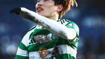 Furuhashi celebra tras el pitido final cuando la victoria deja al Celtic con 18 puntos de ventaja en la cima.