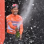 Jhonatan Narváez del equipo de EAU EMIRATS Jhonatan Narváez de Ecuador celebra ganar la etapa final para ganar la gira de apertura de temporada de UCI World Tour en Adelaida el 26 de enero de 2025. (Foto de Brenton Edwards / AFP) / -Imagen restringida al uso editorial - Estrictamente sin uso comercial -