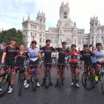 Vuelta a España 2018: Simon Yates celebra la victoria general con sus compañeros de Mitchelton-Scott