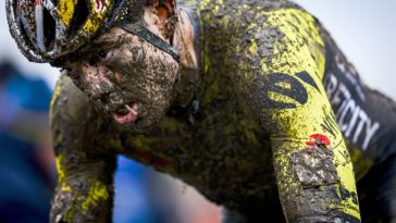 'Estoy adelantado a lo previsto': Wout van Aert genera confianza para la temporada como visitante con su victoria en la Copa del Mundo en Dendermonde