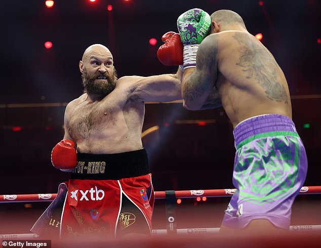 El lenguaje corporal de Tyson Fury delataba que estaba destinado a perder la pelea contra Oleksandr Usyk, dice la experta en lenguaje corporal Judi James