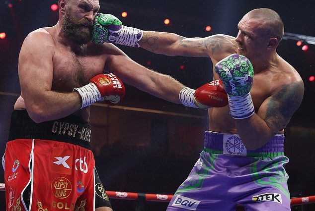 Tyson Fury fue acusado de usar sus pantalones cortos demasiado altos durante su pelea con Oleksandr Usyk