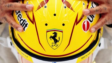 Hamilton comparte el primer vistazo al llamativo diseño del casco para el nuevo capítulo de Ferrari