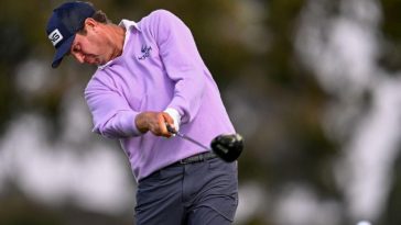 Harris English realiza un tiro en el segundo green del campo de golf Torrey Pines durante la ronda final del Abierto de Farmers Insurance el 25 de enero en el campo de golf Torrey Pines.