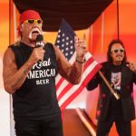 La leyenda de la WWE, Hulk Hogan, fue abucheado por la multitud en vivo en RAW